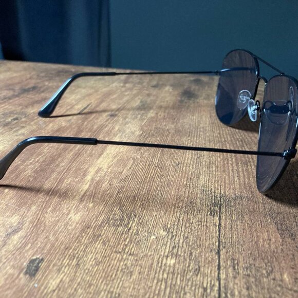 Unisex Black Wire Frame Aviator Sunglasses with Dark Lenses - Picture 4 of 8